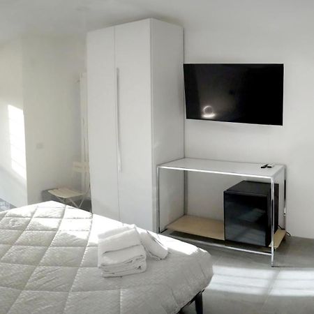 La Fiera Guesthouse ฟิวมิชีโน ภายนอก รูปภาพ
