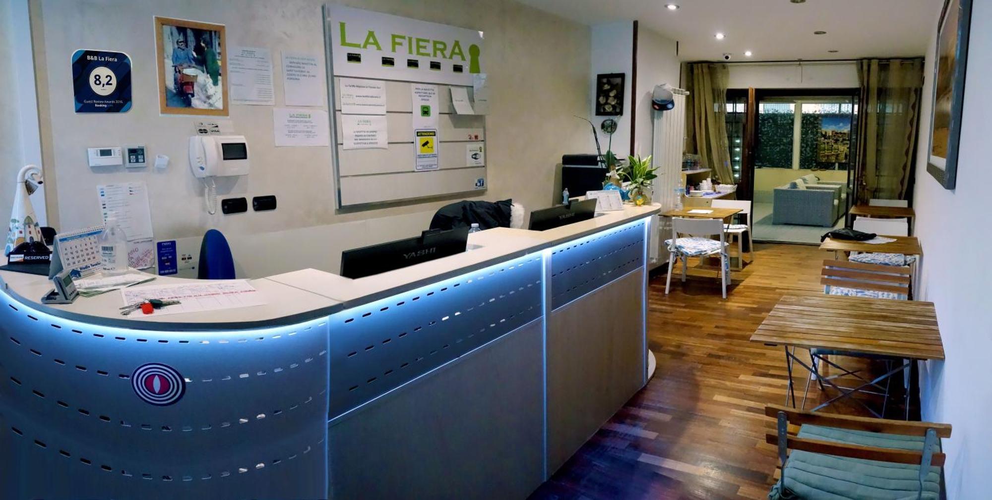 La Fiera Guesthouse ฟิวมิชีโน ภายนอก รูปภาพ